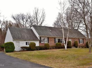 17 Glory Dr, Pittsfield, MA 01201