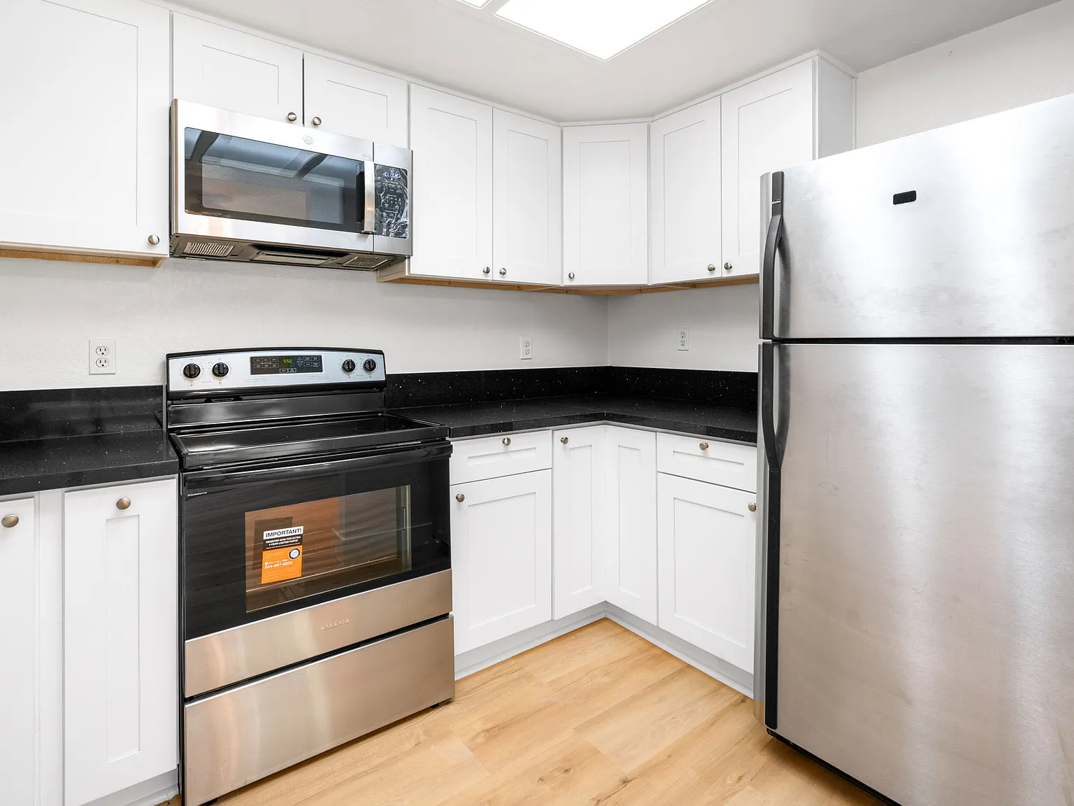 3 bed, 2.5 bath, 1200 sqft, $3,450 — Photo 4