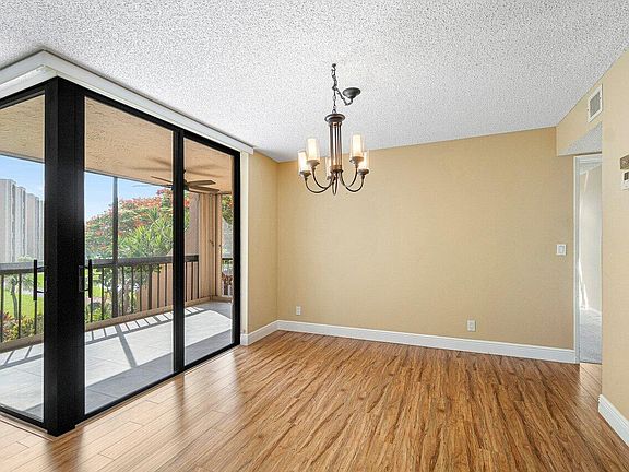 4th image of 950 Egret Circle #5202