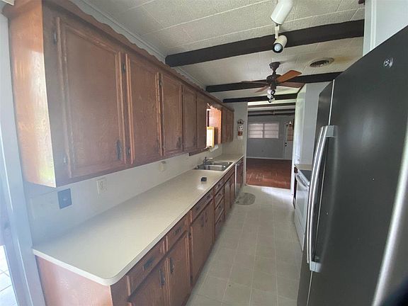 3rd image of 1323 Avenue H