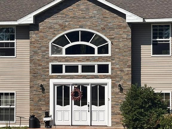 2nd image of 8444 Pineview Dr