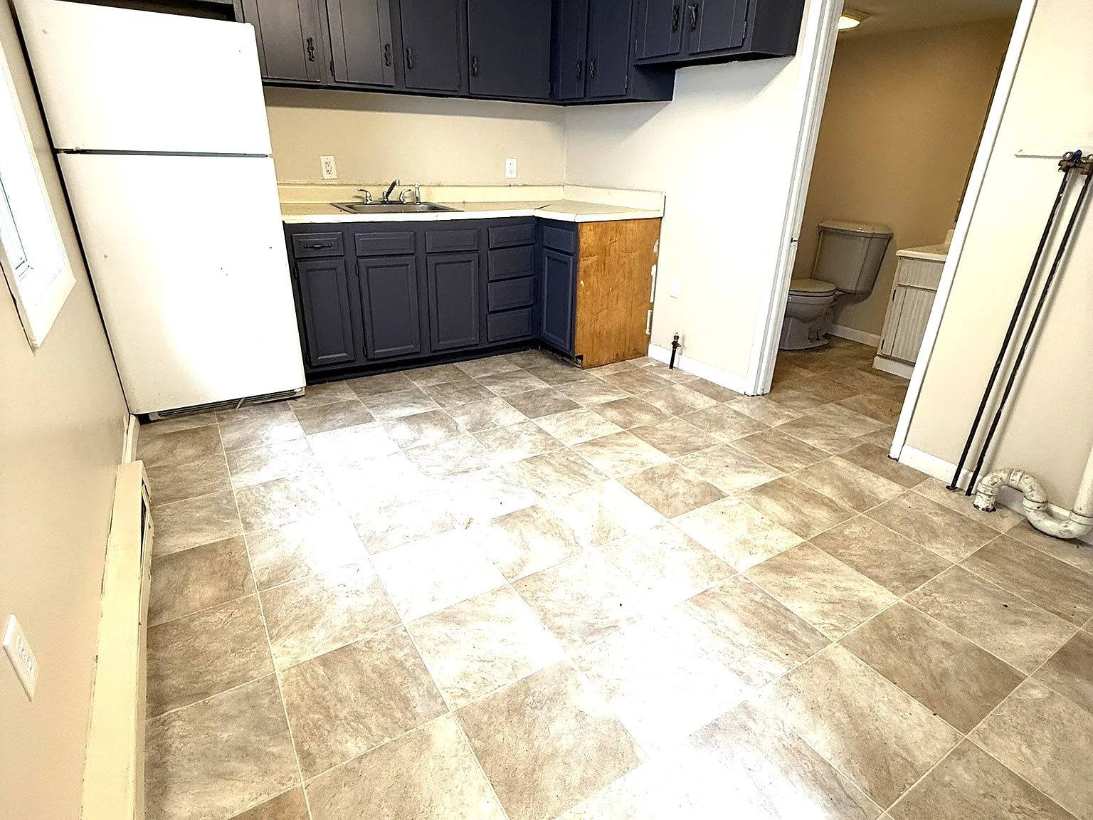 3 bed, 900 sqft, $1,250 — Photo 1