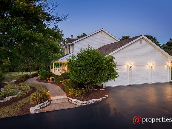 EXTERIOR 3CAR GARAGE EAST VIEW