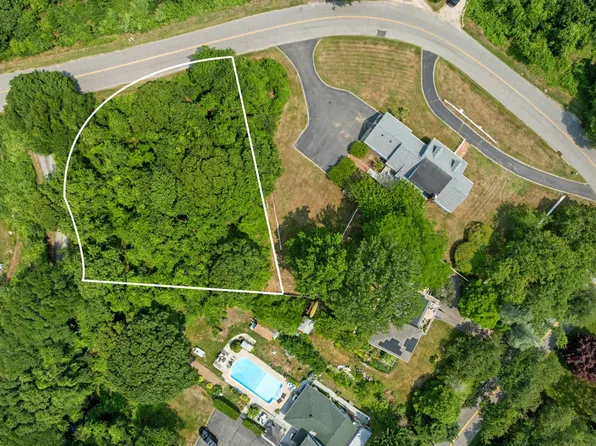 19 Flanders Rd, Montauk, NY 11954