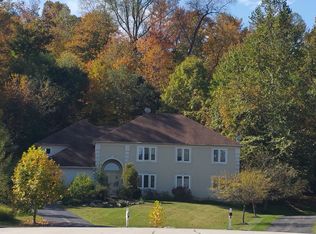 18370 Cranberry Ridge Ln, Chagrin Falls, OH 44023