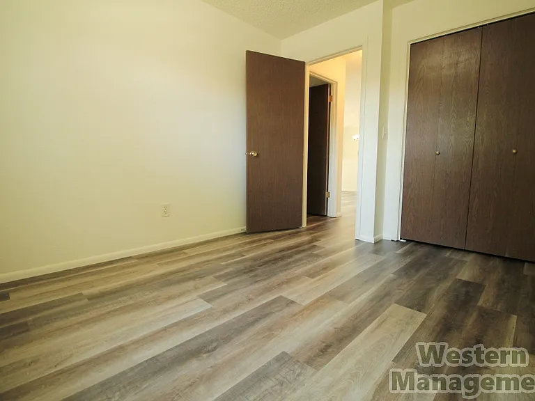 1217 Yellowstone Ave — Photo 8