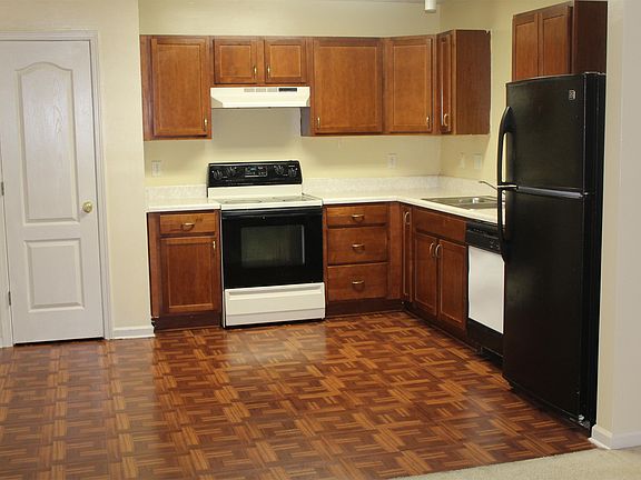 5th image of 672 Georgetown Ct