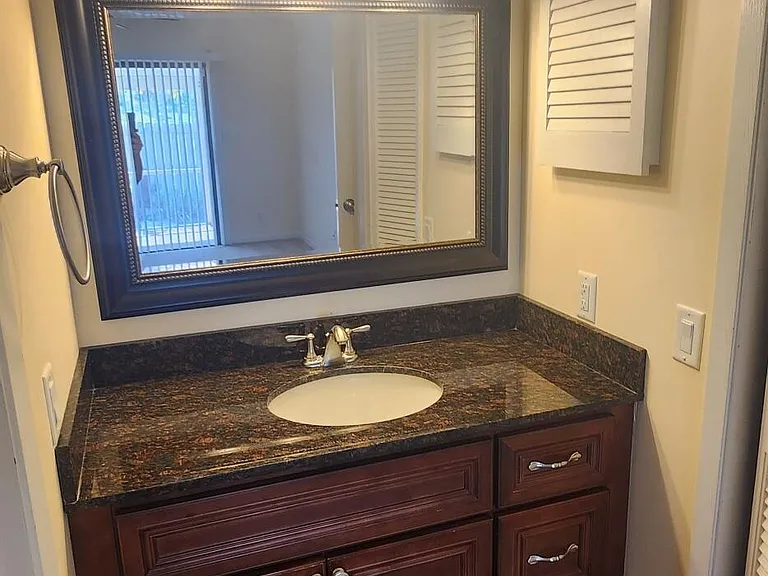 82 Emerald Ct — Photo 12
