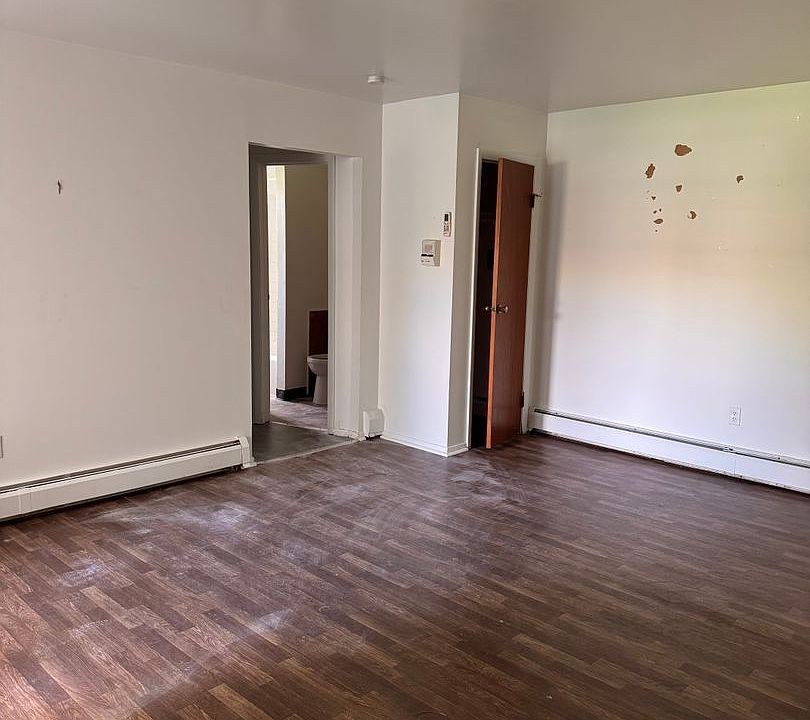 2nd image of 314-316 Reis St #3