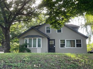 4181 Oak Crest Dr, Vadnais Heights, MN 55127