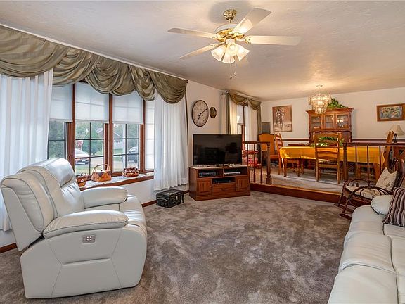 5th image of 105 Orchard Hill Dr