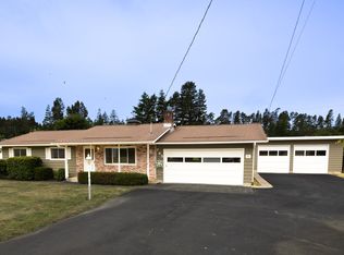 745 N 8th St, Lakeside, OR 97449