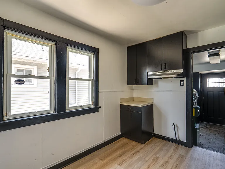 12512 McGowan Ave — Photo 9