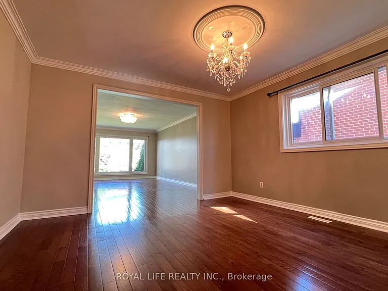10 Saddletree Dr — Photo 9