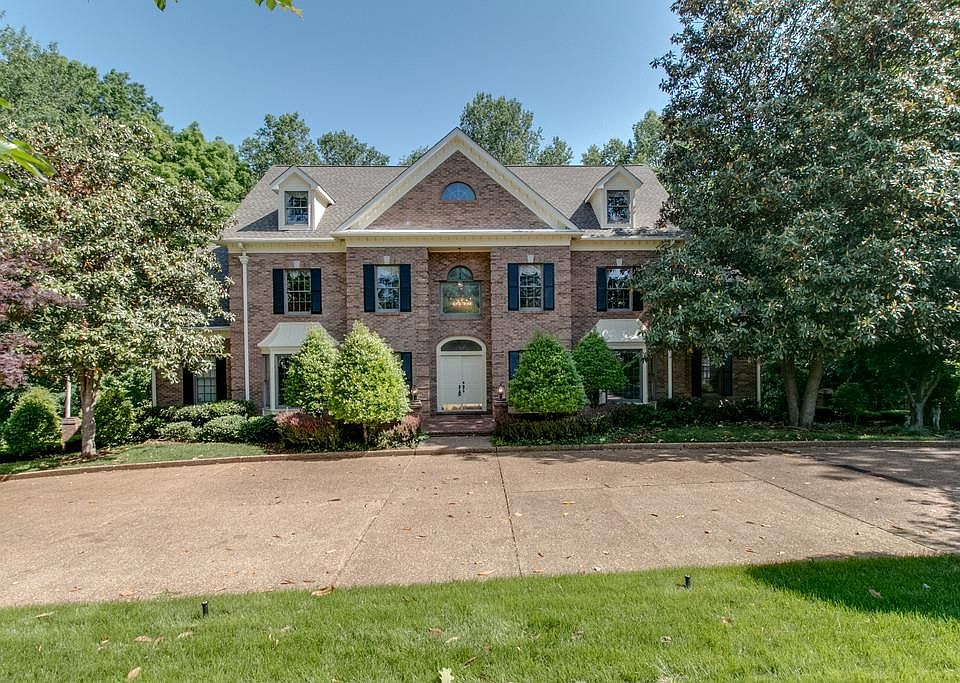 1st image of 337 Fairway Dr