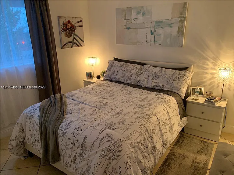 210 SW 11th St #204 — Photo 8