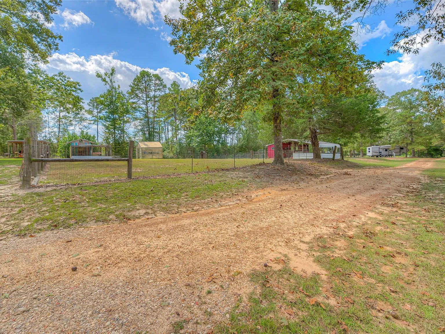 4 bed, 2.5 bath, 1681 sqft, $2,895 — Photo 4