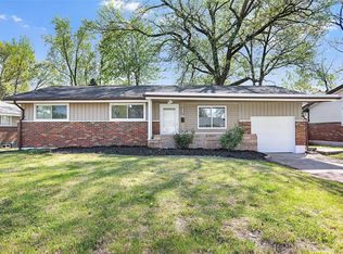 9810 Duke Dr, Saint Louis, MO 63136