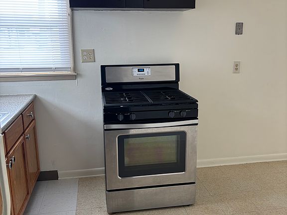 3rd image of 2978 Roosevelt Dr #2978