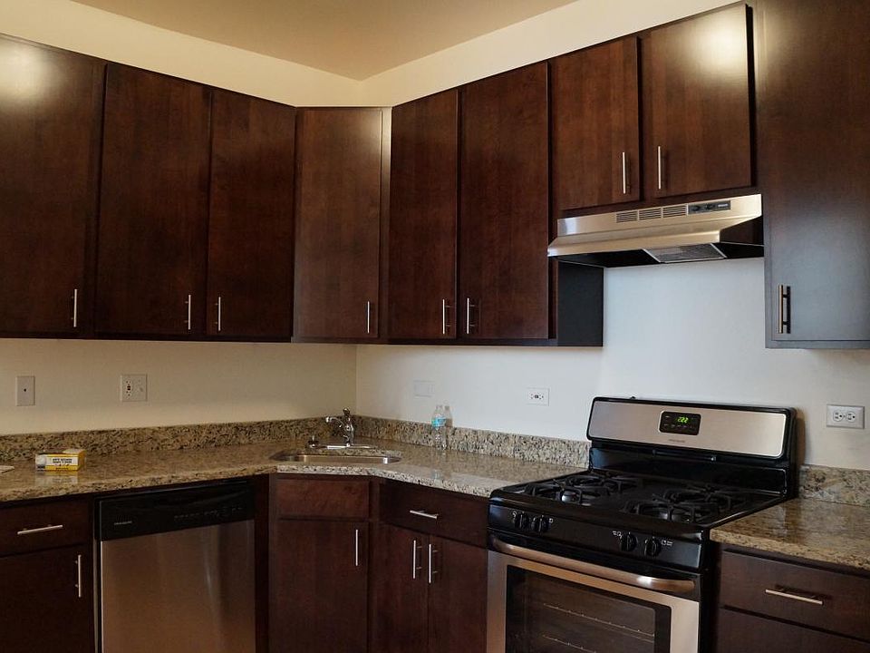 1st image of 2817 N Rockwell St #1