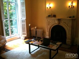 31 Stuyvesant St #1, New York, NY 10003