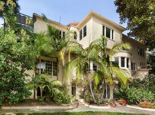 8190 Hollywood Blvd, Los Angeles, CA 90069