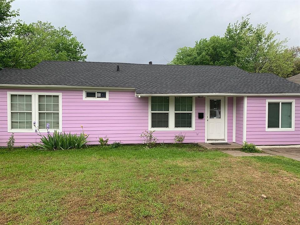 1st image of 3207 Eisenhower Dr