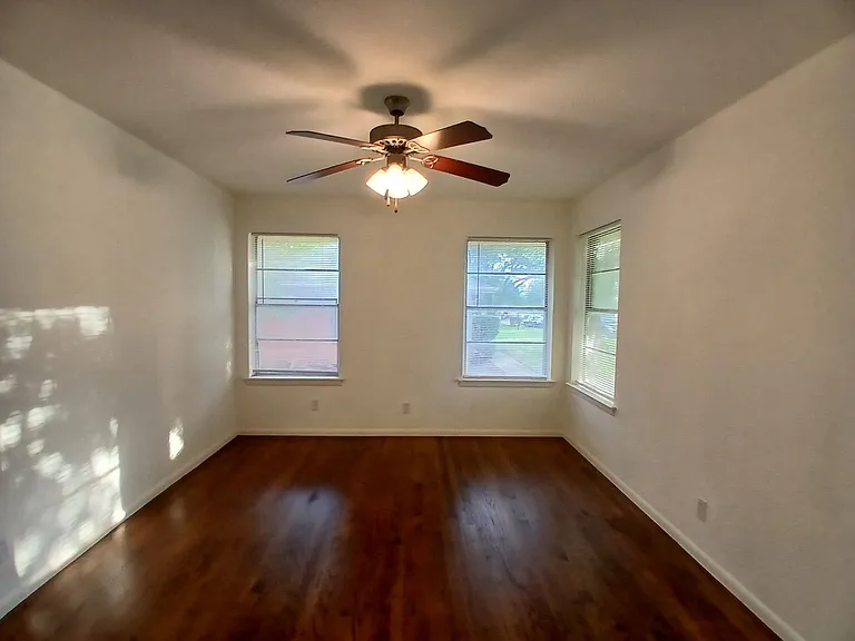 4918 Rockport Dr — Photo 4