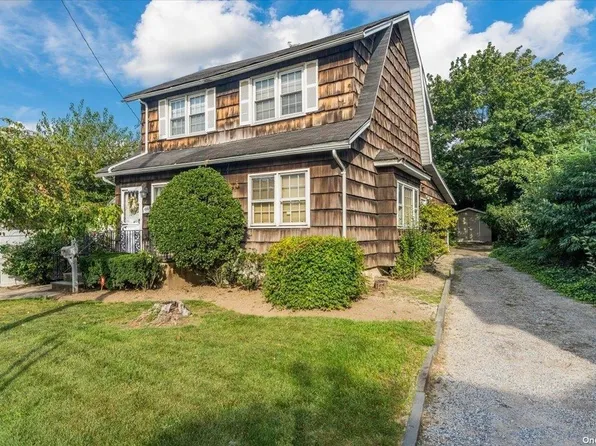 20 Cedar Road, Inwood, NY 11096