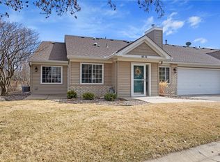 8521 Mayfield Ct, Chanhassen, MN 55317