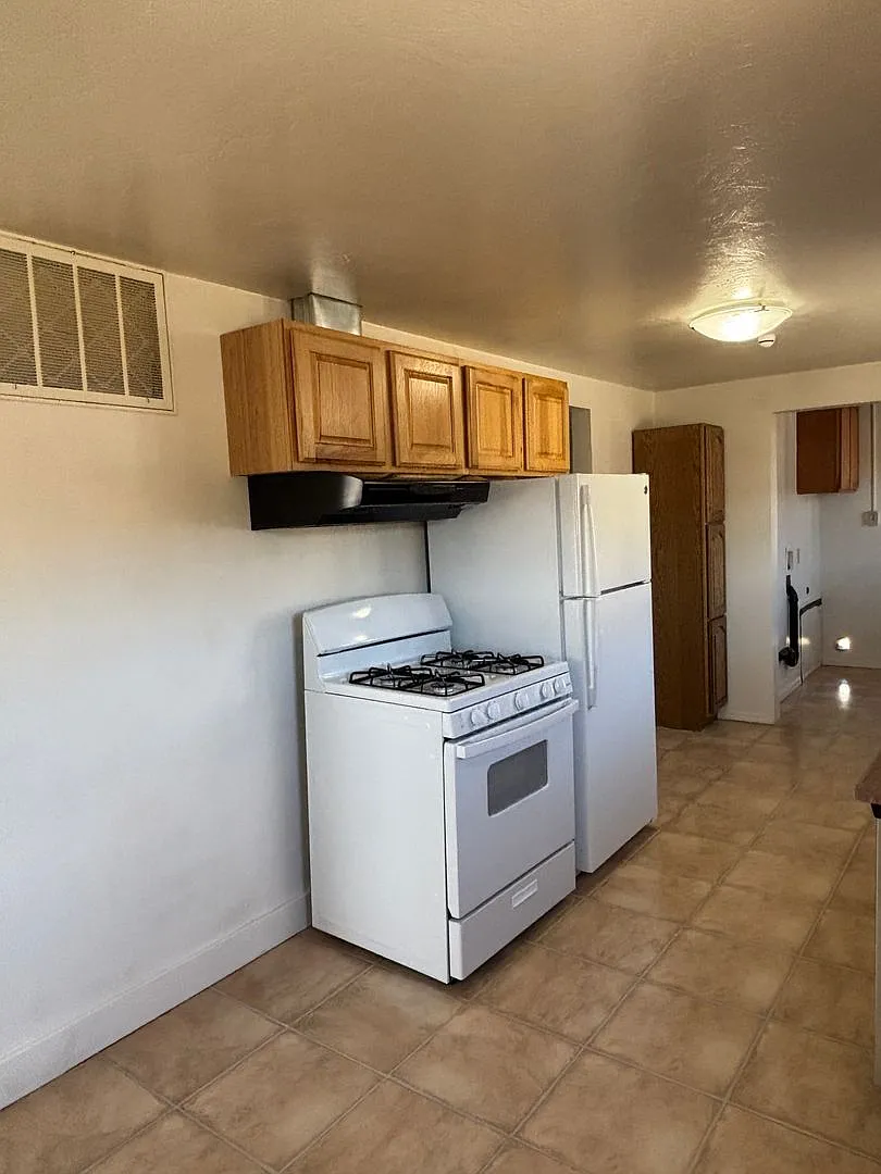 1 Bedroom 1 Bathroom Single Family Home with Bonus Room — Photo 3