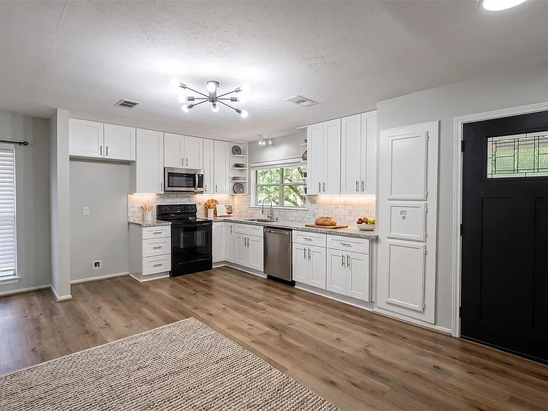 14419 Cypress Leaf Dr — Photo 25