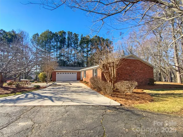 1021 Oakridge Farm Hwy, Mooresville, NC 28115