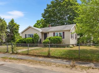 2 Glenway Ave, Peabody, MA 01960