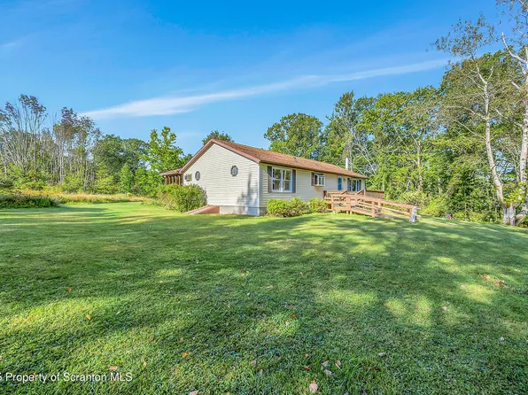 9119 Valley View Dr, Newtown, PA 18411