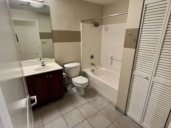 5th image of 306 N 26th St APT 130