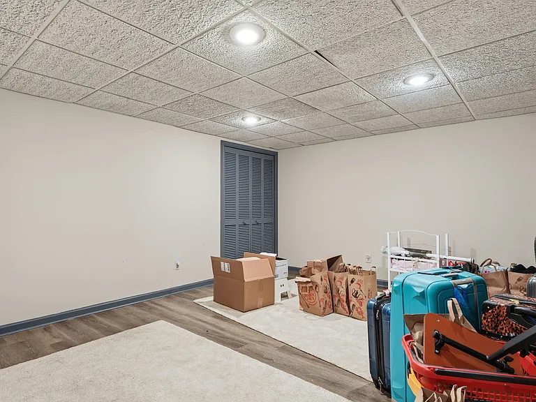 272 Hudson Ct — Photo 31