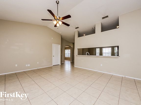 4th image of 573 Terranova Cir