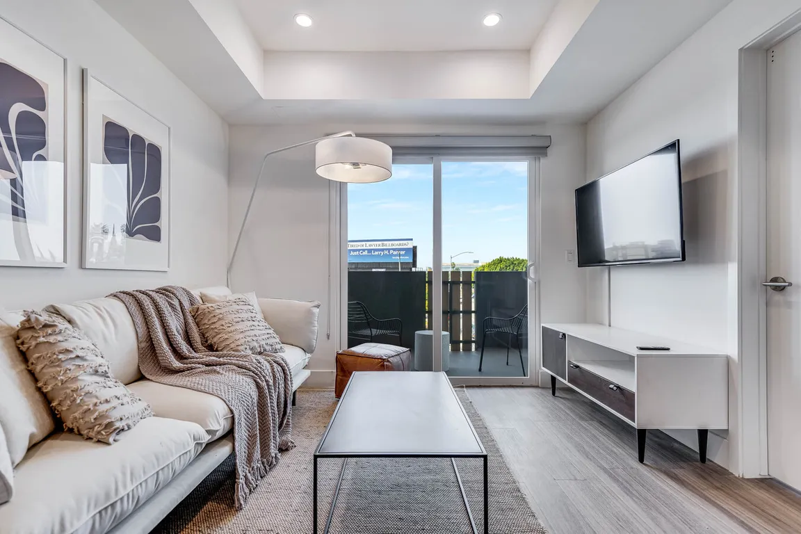 3+3 - Living Room