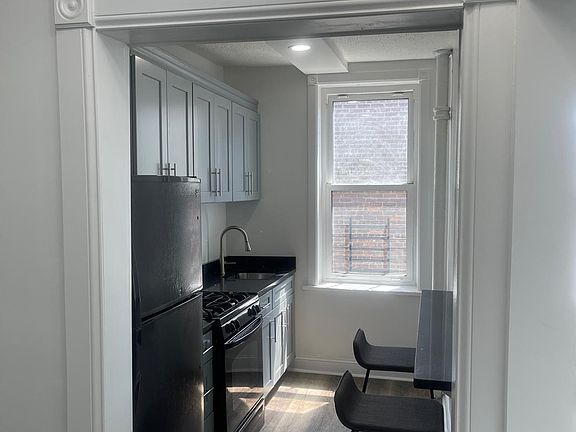 2nd image of 154 Radford St APT 5A