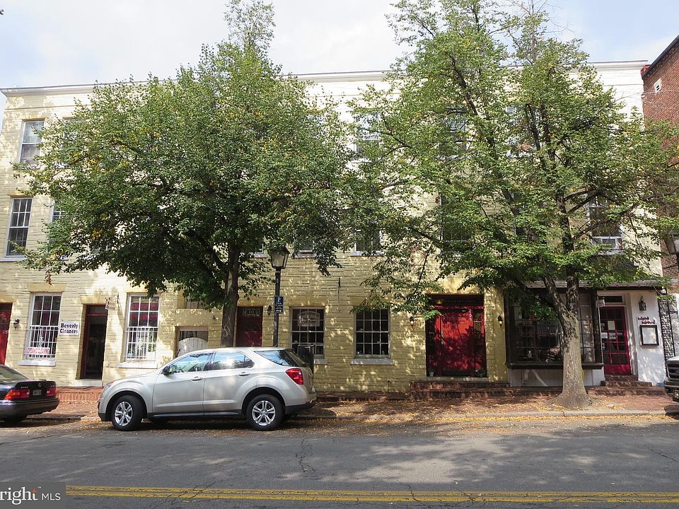 1st image of 409 Cameron St #9
