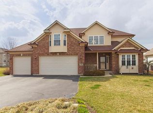 332 Fossland Ave, Winthrop Harbor, IL 60096