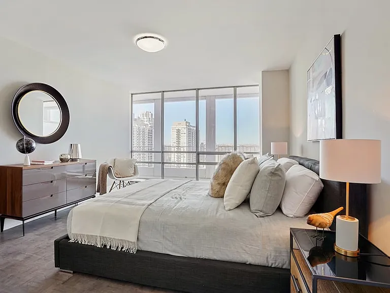 330 Spadina Rd — Photo 11