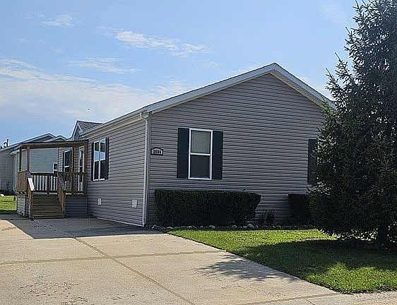 2684 Biscayne w/covered deck