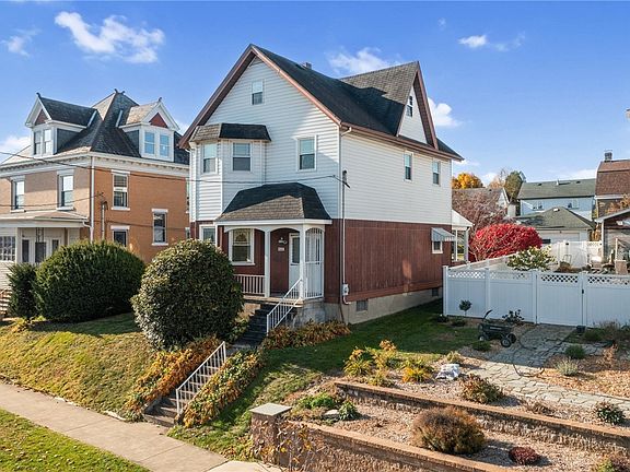 3rd image of 618 Alexander St