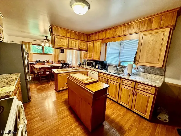 12685 Primrose Dr NE — Photo 2