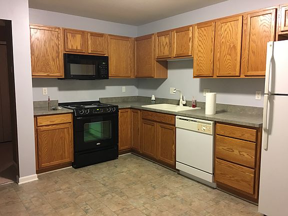 2nd image of 51808 Lionel Ln