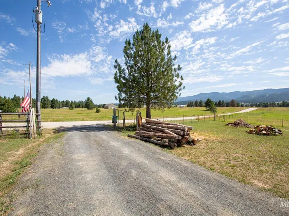 7 Garrett Ln, Cascade, ID 83611