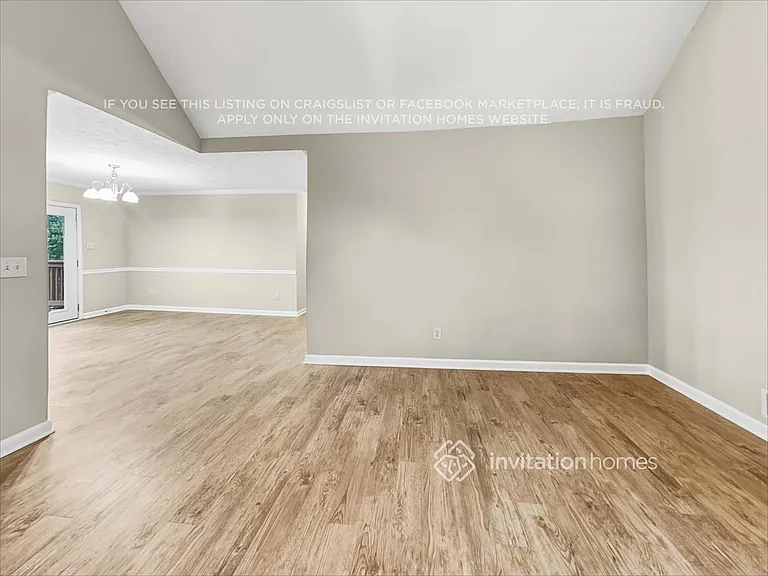 1040 Burning Bush Dr — Photo 12
