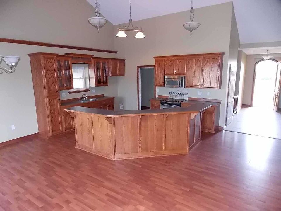 1st image of 1925 W Brassart Ln